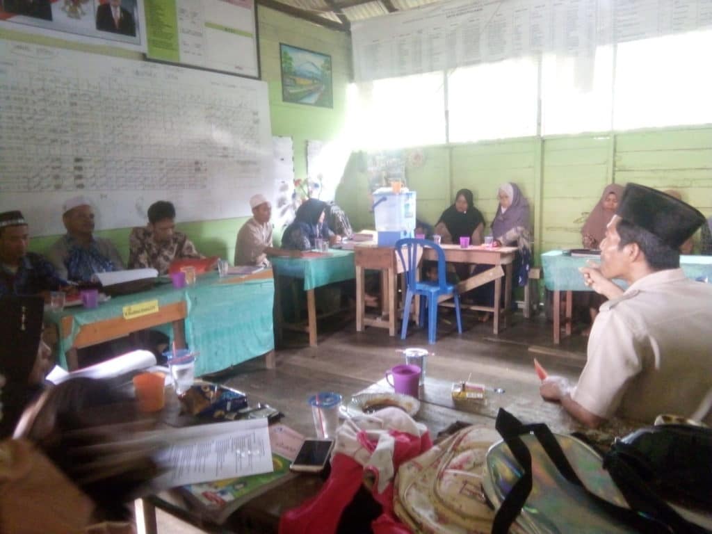 Rapat dewan Guru MA Darussalam dan MI Nurul Huda 1